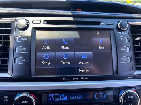 Used 2017 Toyota Highlander Plus w/ Carpet Mat Package image 28