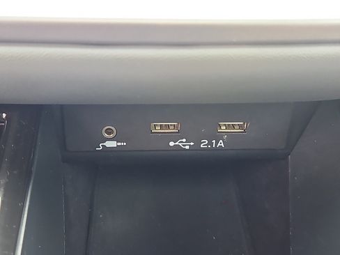 Used 2021 Subaru Legacy Premium image 10