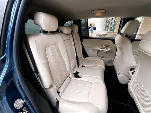 Used 2021 Mercedes-Benz GLB 250 4MATIC image 19