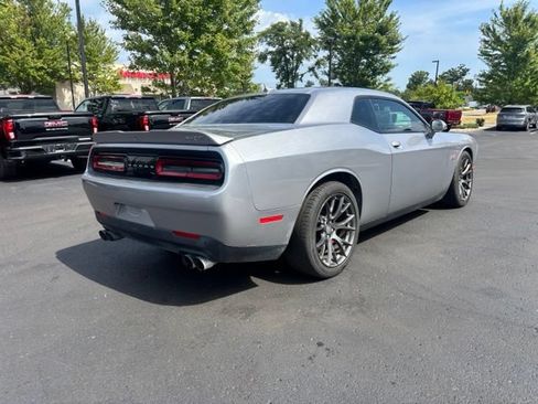 Used 2015 Dodge Challenger SRT w/ Technology Group RWD image 6