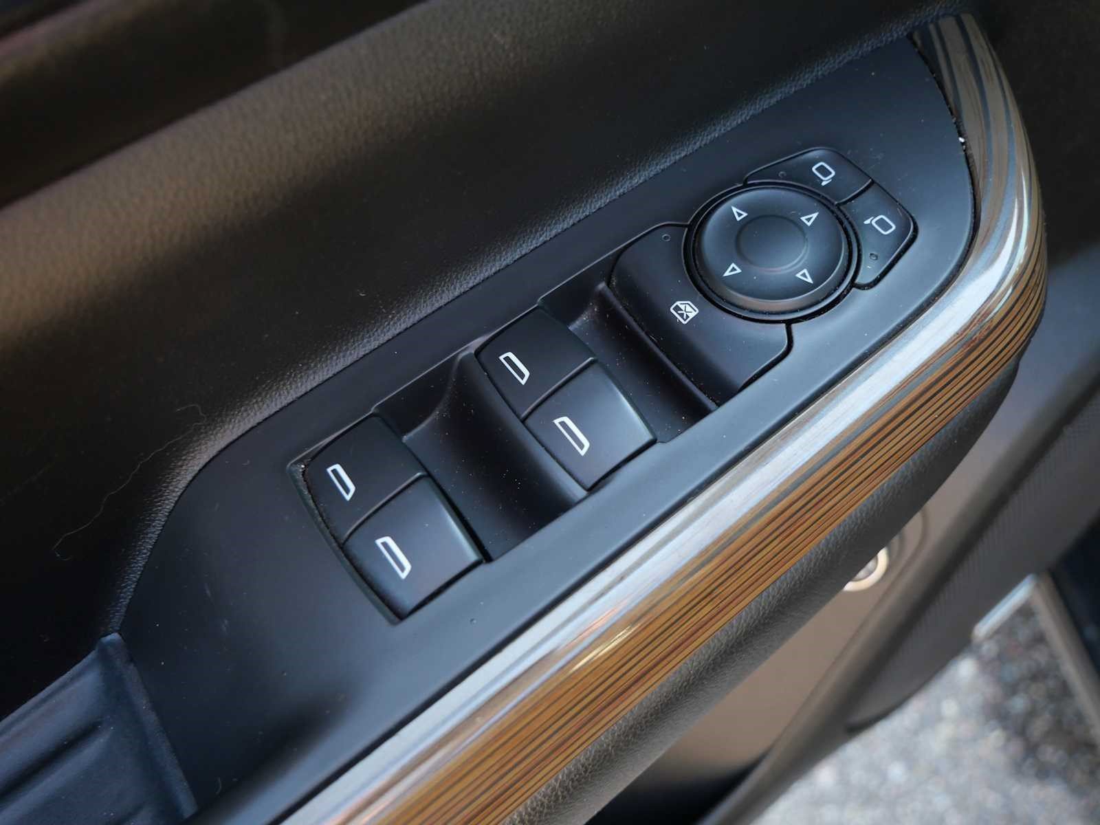 Used 2018 GMC Acadia SLE AWD/4WD image 21