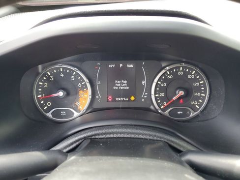 Used 2018 Jeep Renegade Latitude w/ Popular Equipment Group FWD image 14