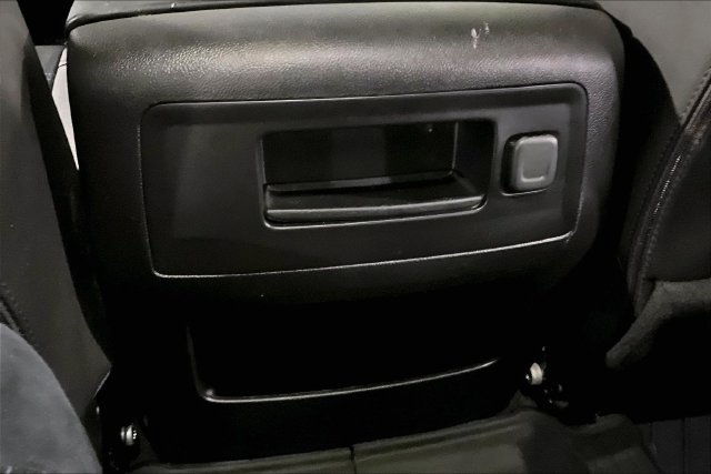 Used 2017 GMC Sierra 1500 Denali w/ Denali Ultimate Package AWD/4WD image 30