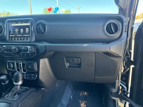Certified 2022 Jeep Wrangler Unlimited Sahara AWD/4WD image 29