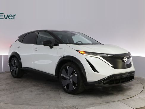 Used 2023 Nissan Ariya AWD/4WD image 13