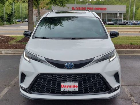 Used 2024 Toyota Sienna XSE w/ XSE Plus Package AWD/4WD image 3
