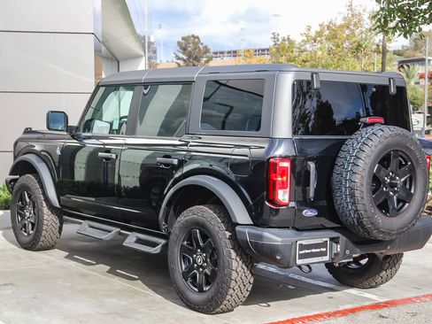 Used 2024 Ford Bronco Black Diamond image 4