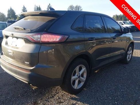 Used 2018 Ford Edge SE FWD image 3