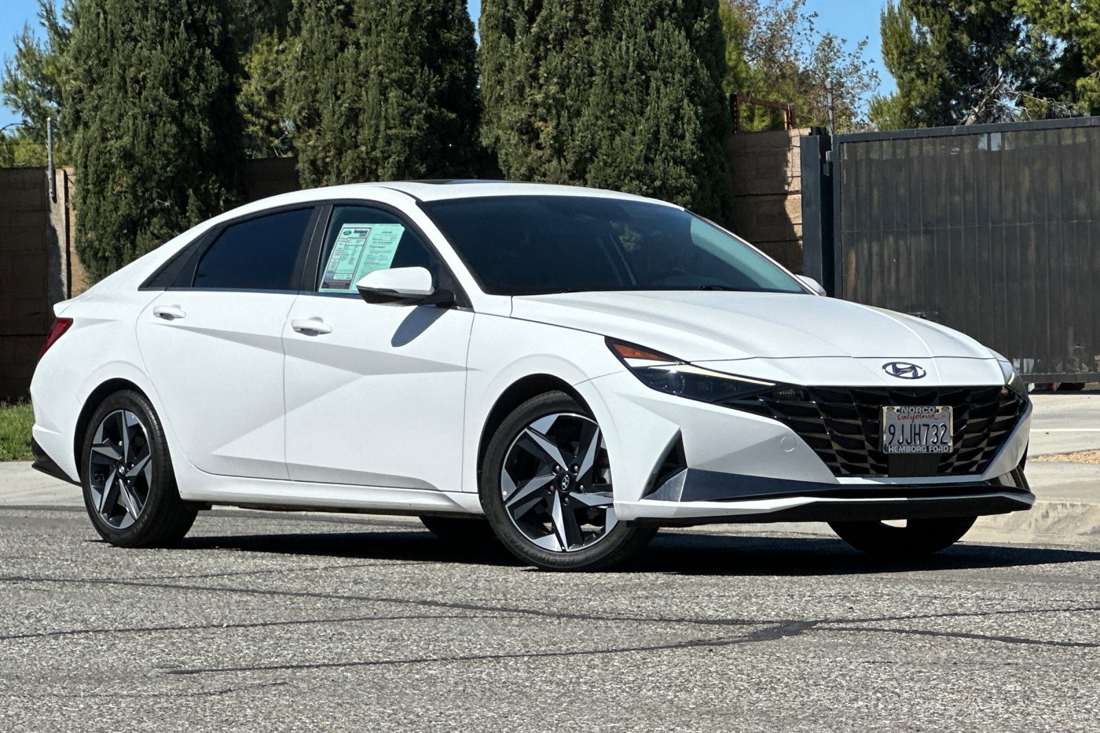 Used 2023 Hyundai Elantra Limited FWD image 2