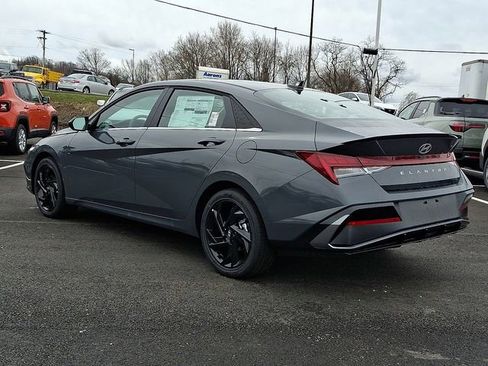 New 2026 Hyundai Elantra SEL Sport FWD image 3