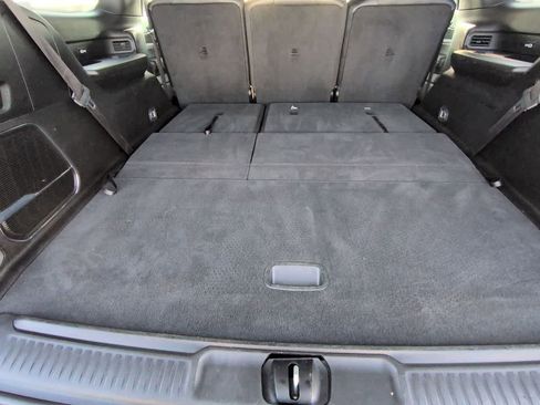 Used 2024 Jeep Wagoneer Series II w/ Flexible Seating Group image 34