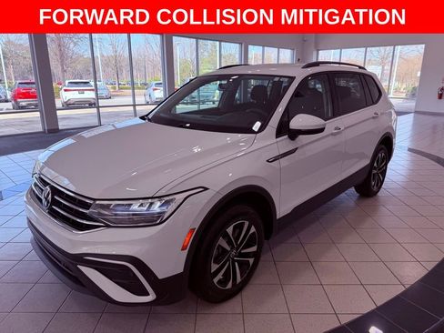 Used 2022 Volkswagen Tiguan S image 3
