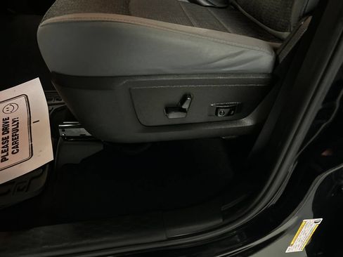 Used 2019 RAM 1500 Big Horn AWD/4WD image 11