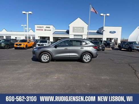 Used 2024 Ford Escape Active w/ Tech Pack #1 AWD/4WD image 2