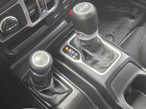 Used 2019 Jeep Wrangler Unlimited Sport S AWD/4WD image 21