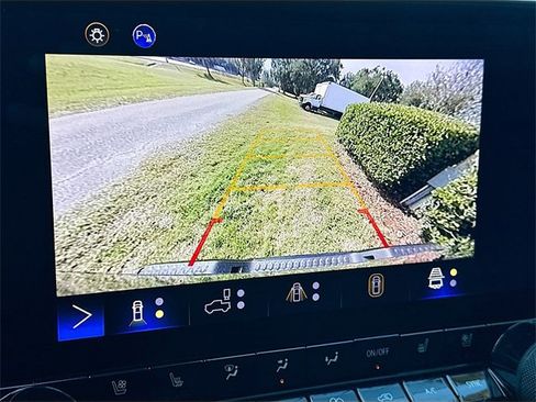 Used 2024 Chevrolet Colorado ZR2 w/ ZR2 Convenience Package III image 13