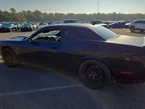 Used 2016 Dodge Challenger SRT Hellcat RWD image 2