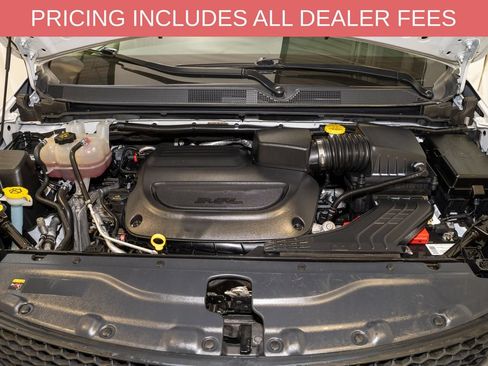 Used 2023 Chrysler Voyager LX FWD image 18
