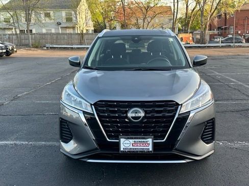 Used 2023 Nissan Kicks SV FWD image 2