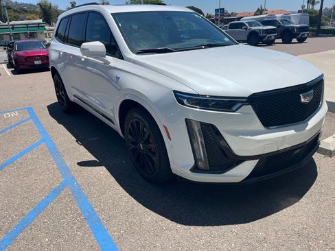 Used 2024 Cadillac XT6 Sport w/ LPO, Onyx Lite Package AWD/4WD image 4