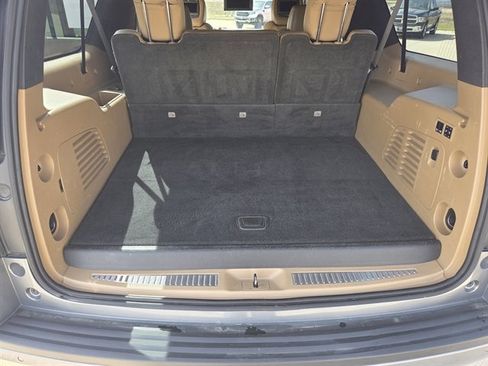 Used 2018 Cadillac Escalade ESV Platinum image 8