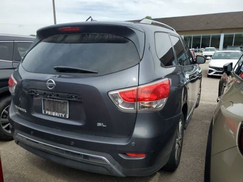Used 2014 Nissan Pathfinder SL FWD image 2
