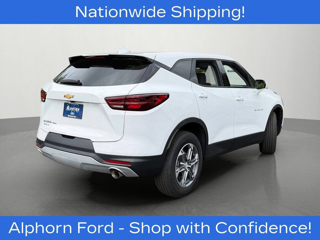 Used 2023 Chevrolet Blazer LT AWD/4WD image 3