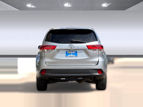 Used 2018 Toyota Highlander XLE FWD image 10