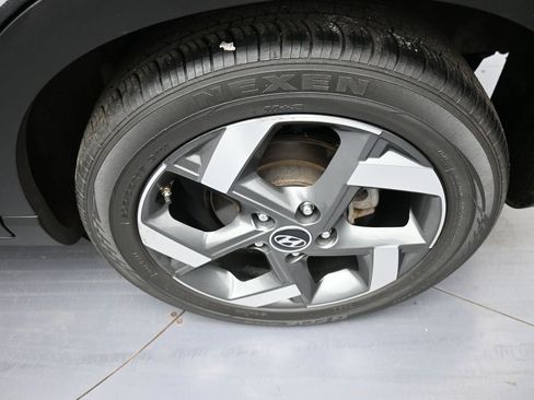 Certified 2021 Hyundai Venue SEL w/ Premium Package image 15