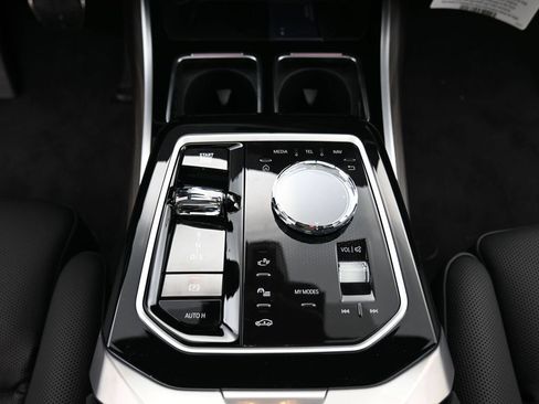 New 2026 BMW 750e xDrive AWD/4WD image 13