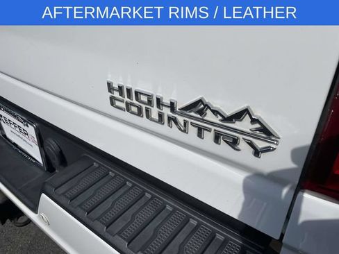 Used 2020 Chevrolet Silverado 2500 High Country w/ Technology Package AWD/4WD image 9