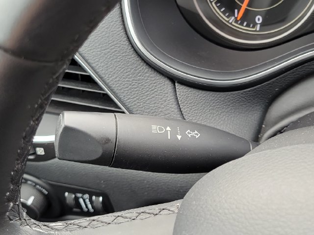 Used 2019 Jeep Cherokee Trailhawk w/ Cold Weather Group AWD/4WD image 13