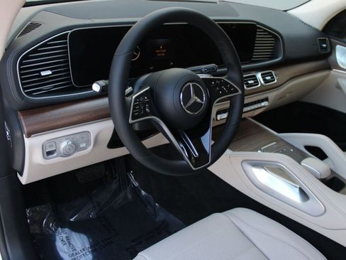Used 2026 Mercedes-Benz GLE 450 4MATIC image 4