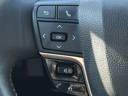 Used 2025 Toyota Crown XLE image 22