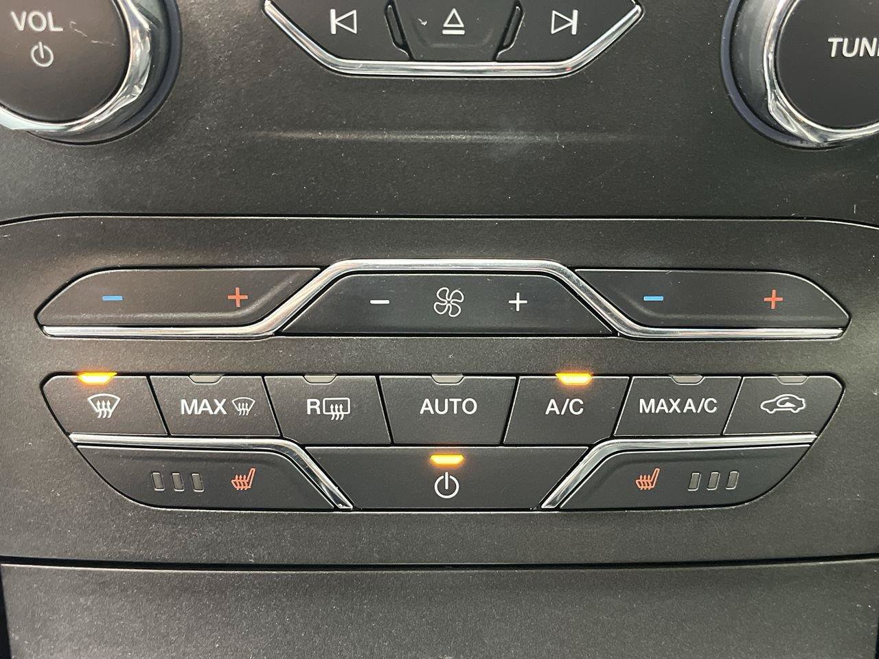 Used 2017 Ford Edge SEL w/ Equipment Group 201A AWD/4WD image 23