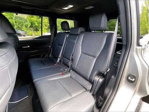 Used 2024 Lexus GX 550 w/ Cold Area Package AWD/4WD image 21