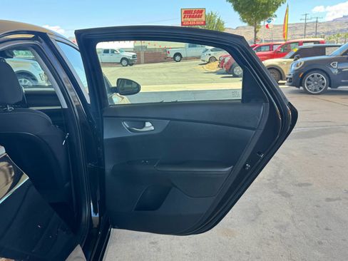 Used 2020 Kia Forte LXS image 32