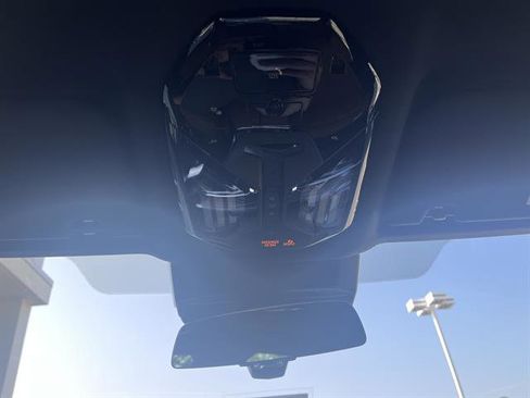 New 2025 BMW 740i xDrive image 18