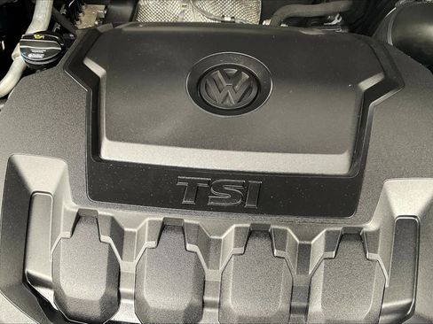 Used 2018 Volkswagen Tiguan SE w/ Panoramic Sunroof Package image 34