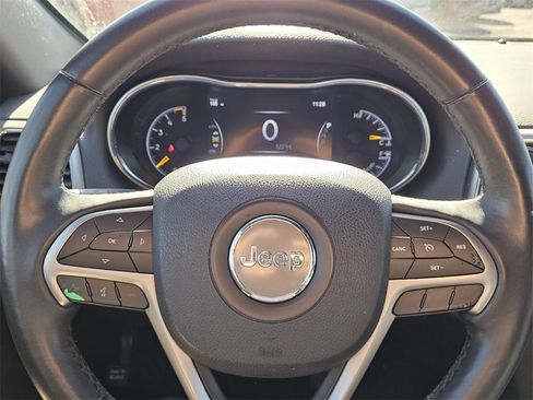 Used 2018 Jeep Grand Cherokee Limited image 20