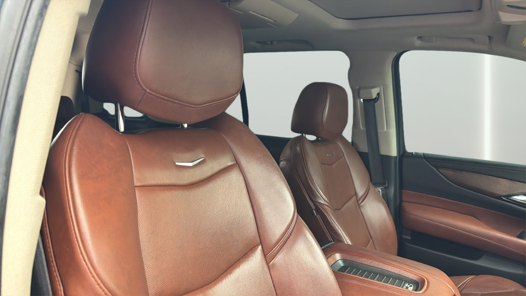Used 2019 Cadillac Escalade Luxury RWD image 27