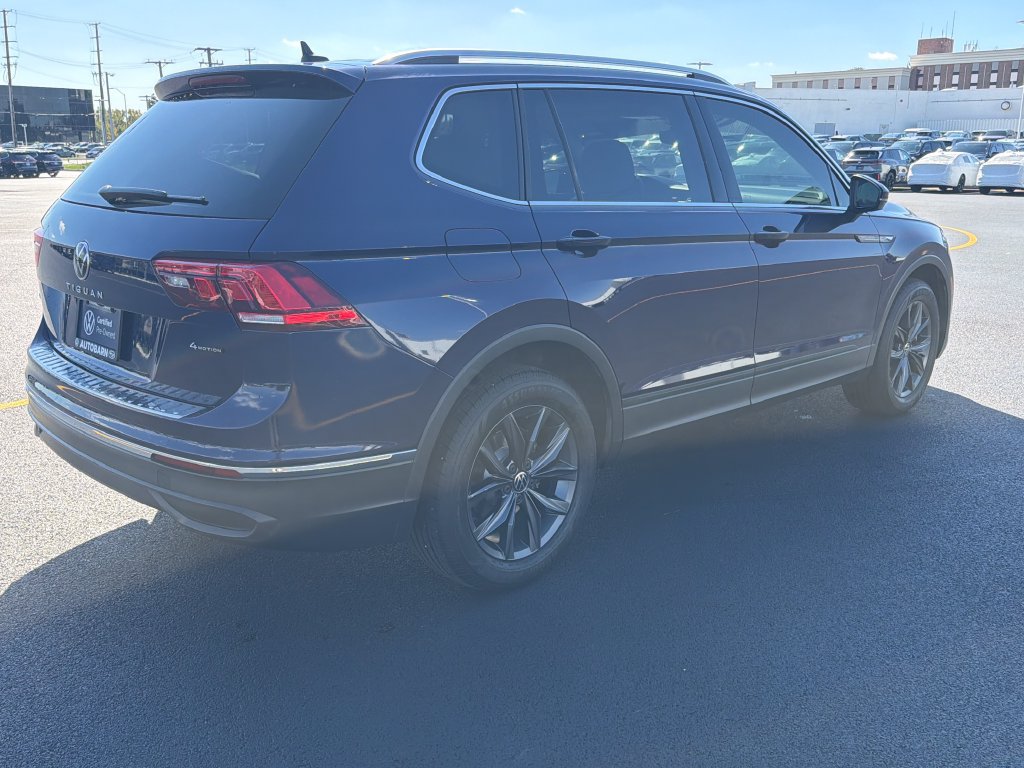 Certified 2022 Volkswagen Tiguan SE w/ Panoramic Sunroof Package AWD/4WD image 6