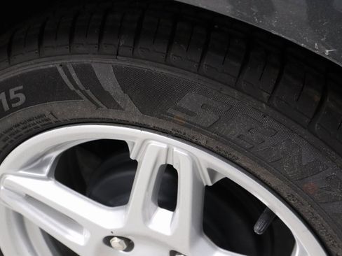 Certified 2019 Ford Fiesta SE image 18