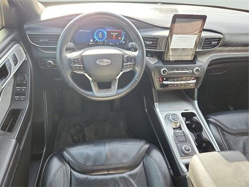 Used 2020 Ford Explorer Platinum w/ Premium Technology Package image 11