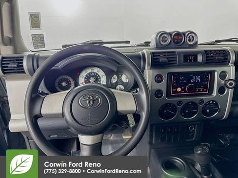 Used 2010 Toyota FJ Cruiser 4WD image 21