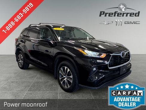 Used 2022 Toyota Highlander XLE AWD/4WD image 1