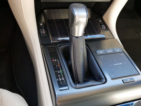 Used 2023 Lexus GX 460 Premium image 24