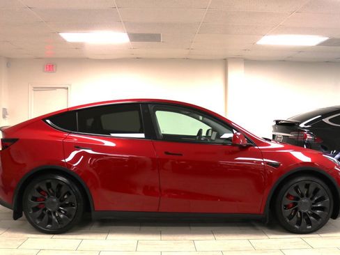 Used 2023 Tesla Model Y Performance image 10