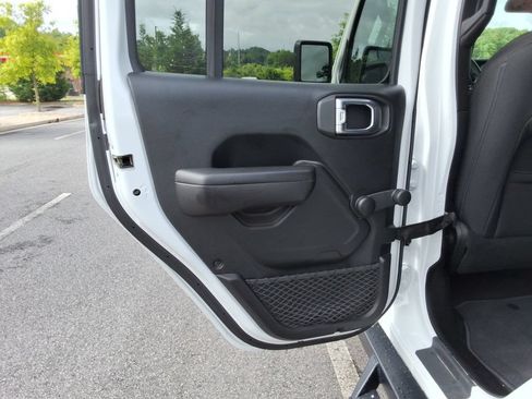 Used 2018 Jeep Wrangler Unlimited Sport AWD/4WD image 20