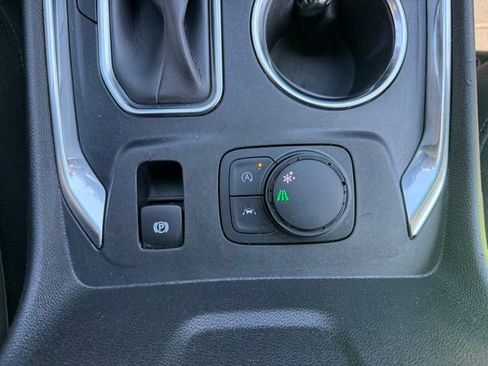 Certified 2023 Chevrolet Traverse LT FWD image 33
